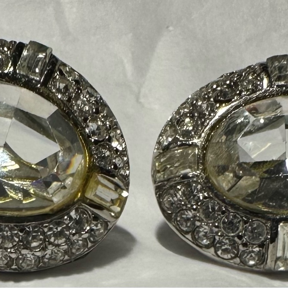 Beautiful dressy oval earrings